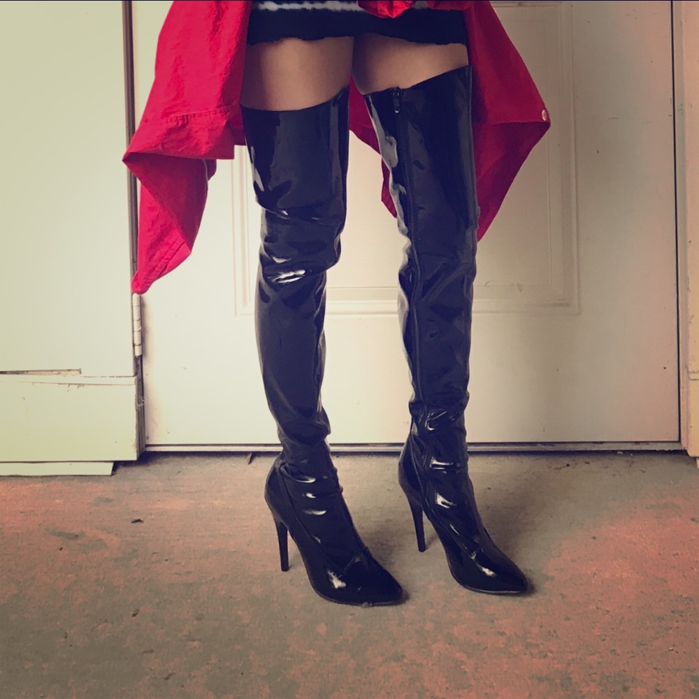 Black Pointed Toe Thigh High Boots IOB
